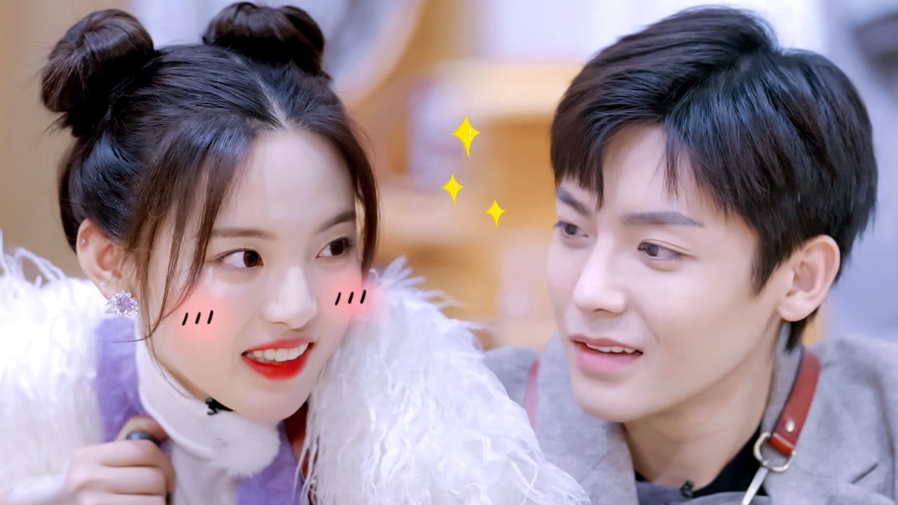 杨超越侯明昊cut:小奶狗撒娇好甜呀!