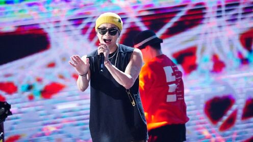 成团见证人王嘉尔登场,《dna》燃炸舞台