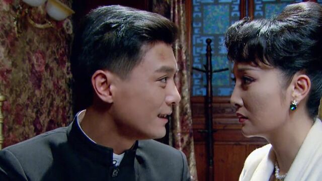 《末代皇帝传奇》第19集03:婉容和李玉商量准备一起坐船离开,危险再次