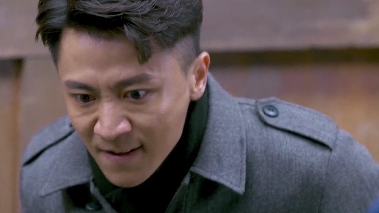 《尖锋之烈焰青春》第8集01:丁浩逃跑的时候被抓住了,日本特务逼迫他