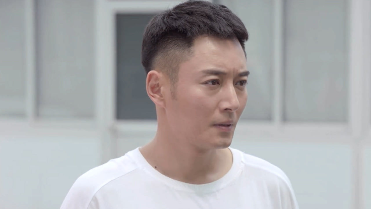 《奋进的旋律》第十八集02:林杰和丁炫来到长途车站