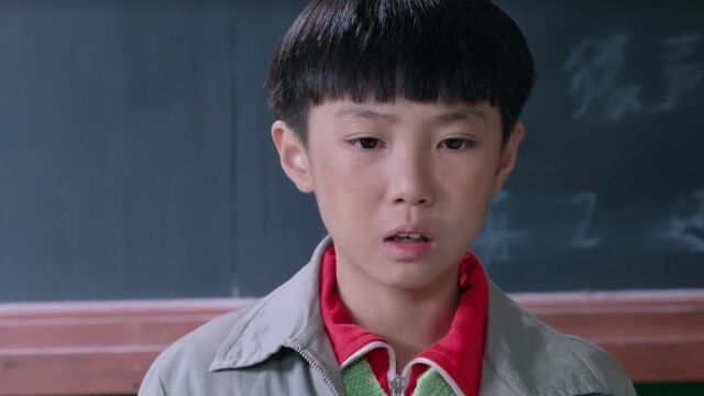 《我哥我嫂》第26集02:彭光亮讲台上说出家里的难处,同学们得知纷纷向