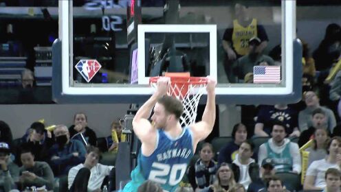 《NBA全场集锦》解锁新姿势 三球砸地助攻海沃德白人也能飞