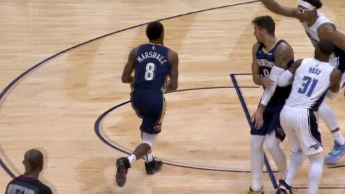 《NBA全场集锦》马绍尔指东打西送妙传 莫非空切篮下挂筐暴扣