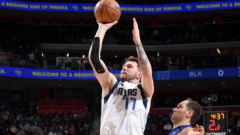 《NBA全场集锦》【球星】东契奇vs活塞集锦 狂砍35+10内突外投连中三分