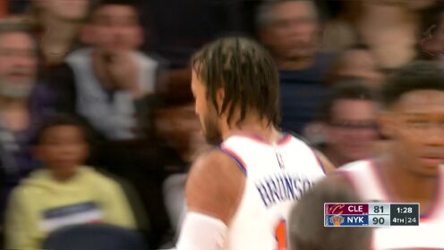 《NBA全场集锦》一招锁定胜局！布伦森击地妙传兰德尔强起上篮打进