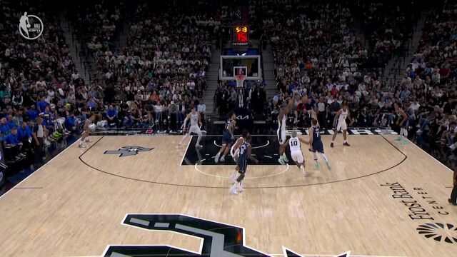 巴锡高空拦截约翰逊推反击 瓦塞尔冲锋在前滑翔劈扣