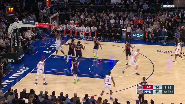 祖巴茨顺水推舟送妙传 莱昂纳德接球启动单手暴扣