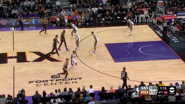 稳定军心！杜兰特单刀直入双手灌筐势不可挡