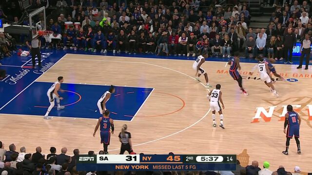 神奇小子！奎克利进攻端大包大揽 一人连拿7分助球队扩大优势