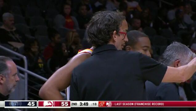 灰熊vs老鹰第二节英文原声回放