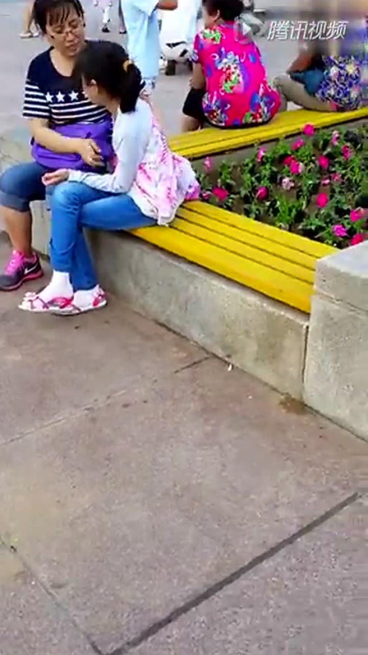 视频:白袜女生穿凉鞋_腾讯视频