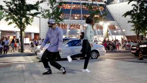 韩国两位最强舞者男女代表人物街头相遇 PK机械舞！