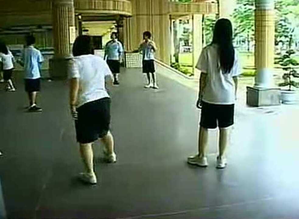 男医生给初中女生做裸检_高清