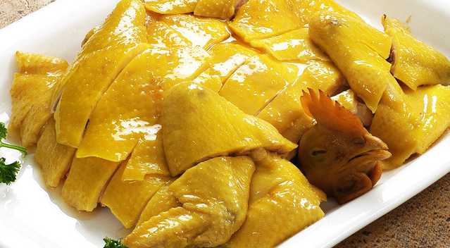 粤式白切鸡正宗做法简单易学还有好看的摆盘方法哦