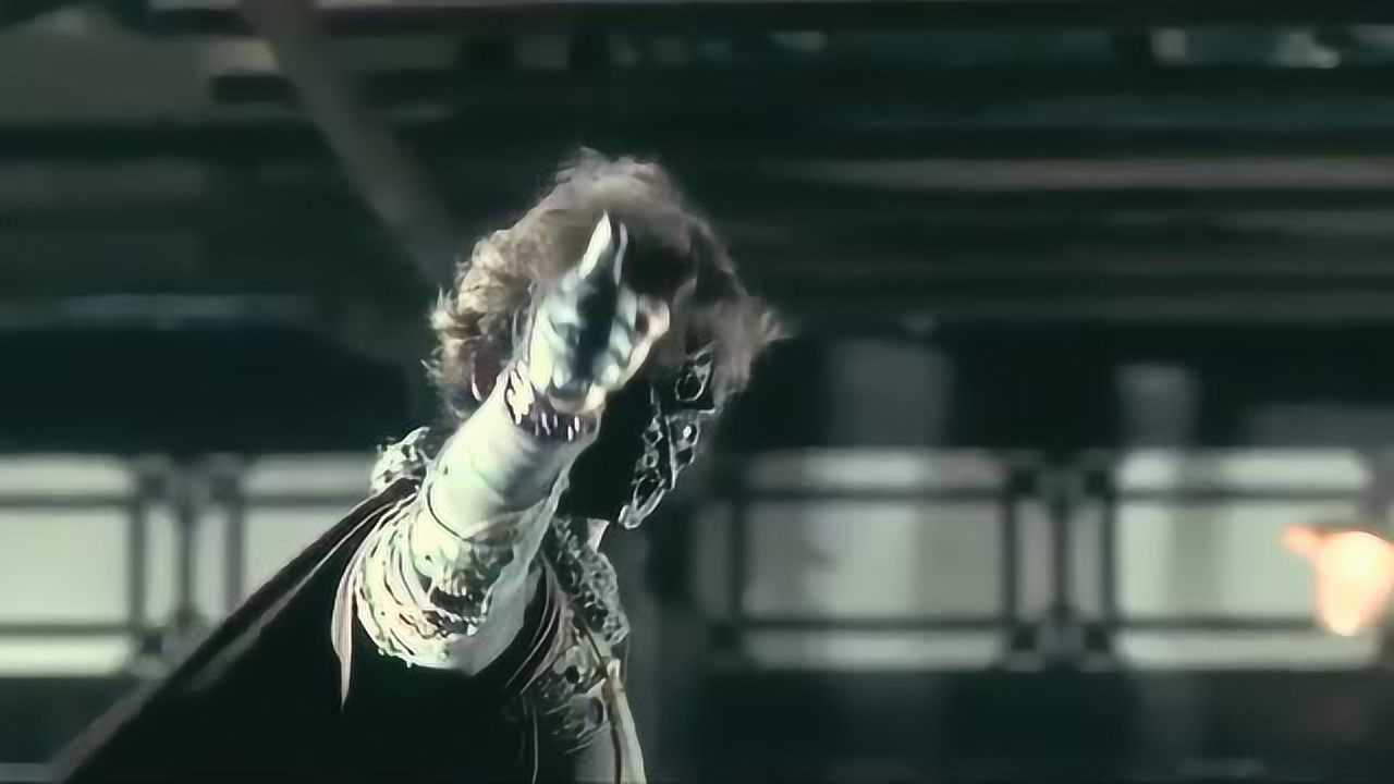 金牌武指喻亢在龙虎门中饰演火云邪神专业跟业余区别还是有的