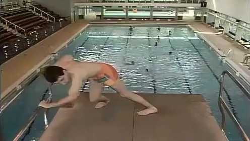 罗温·艾金森演憨豆先生 在用泳池搞笑经典片段