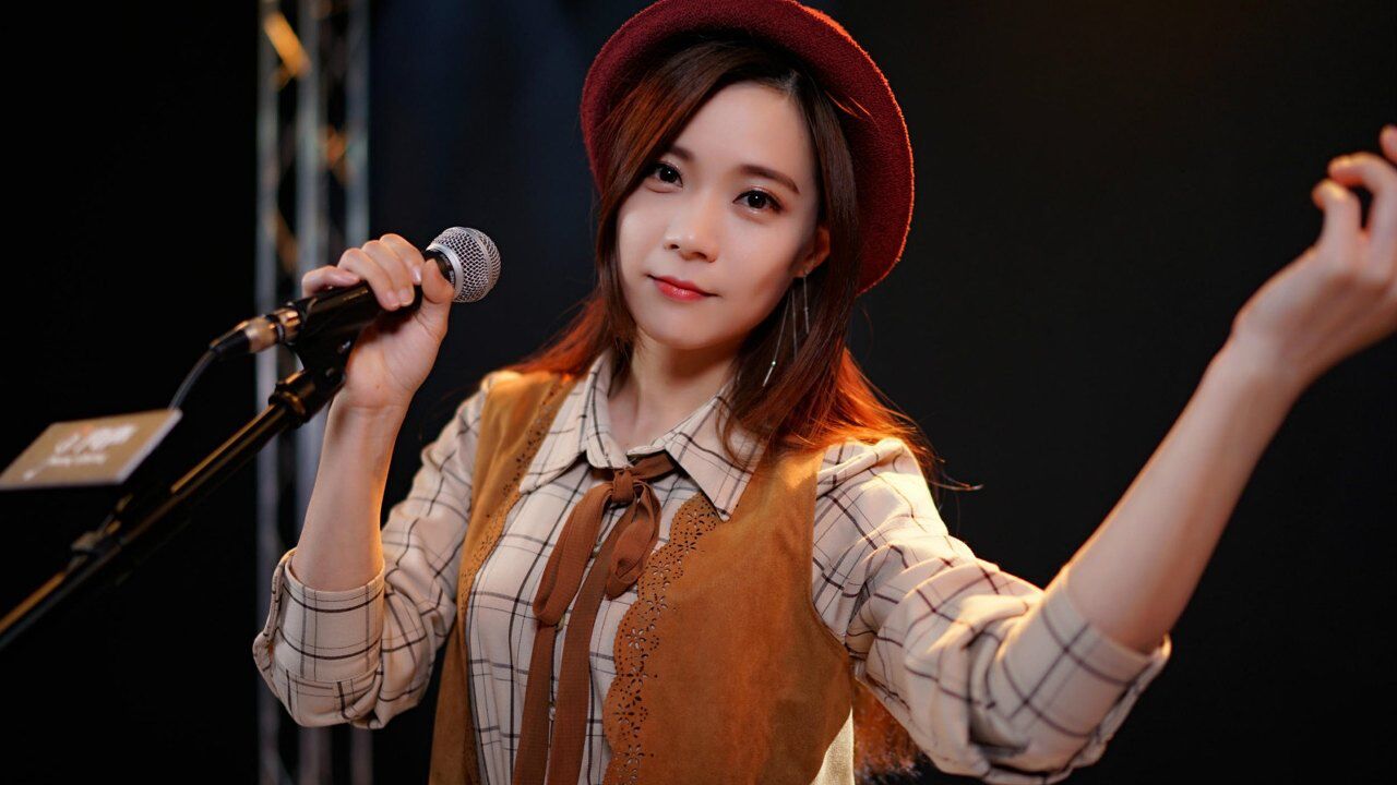 美女翻唱谭咏麟也曾相识怀旧金曲值得一听的经典