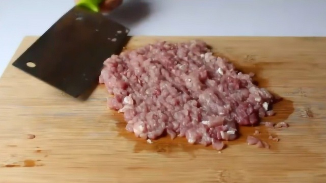 剁肉馅辛辛苦苦剁十分钟?这样做一分钟就搞定了_腾讯视频