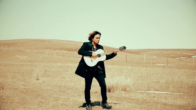 新疆音乐人夏布一首吉他曲《流逝》,国际水准,久久陶醉