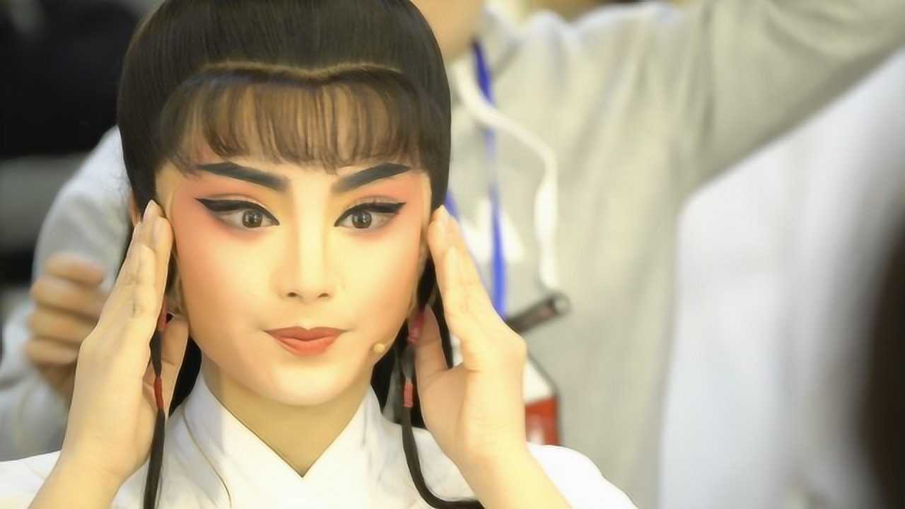 95后"戏痴"王婉娜:越剧 is my life!