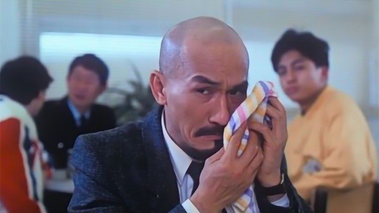 他曾主演最佳拍档里的光头神探后因生意失败赔光家产