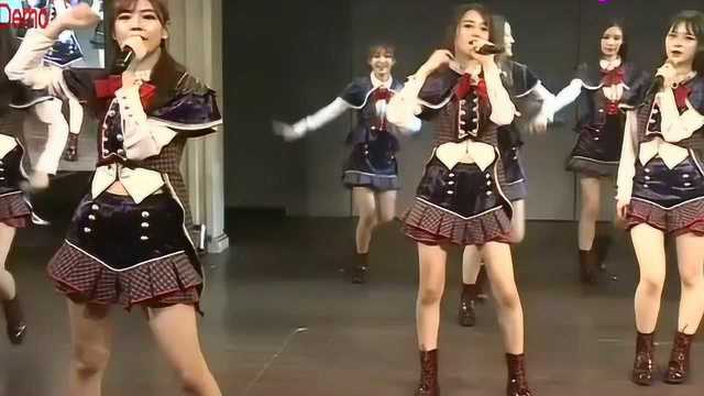 SNH48公演现场太“疯狂”,台下观众尖叫不断