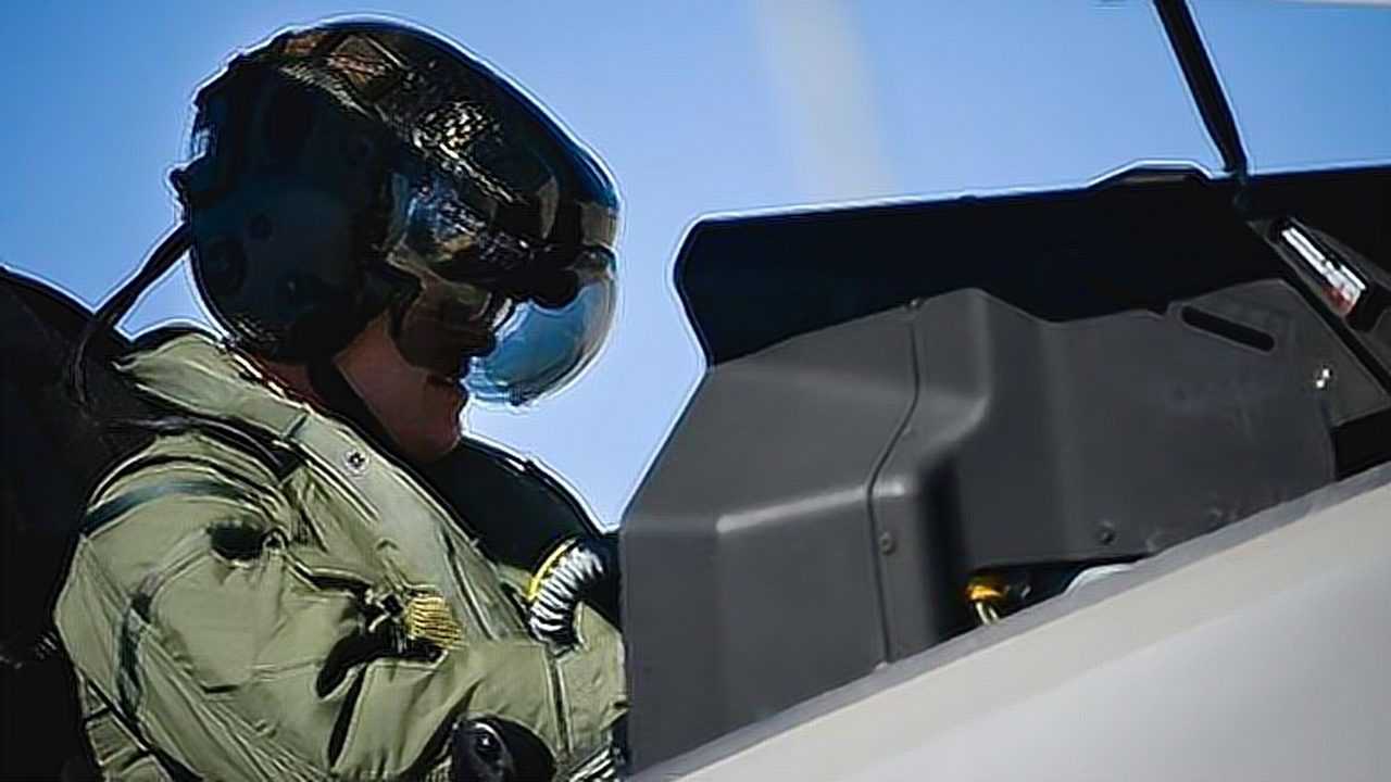 f35飞行员佩戴的头盔多少钱?顶得上一辆玛莎拉蒂跑车_腾讯视频