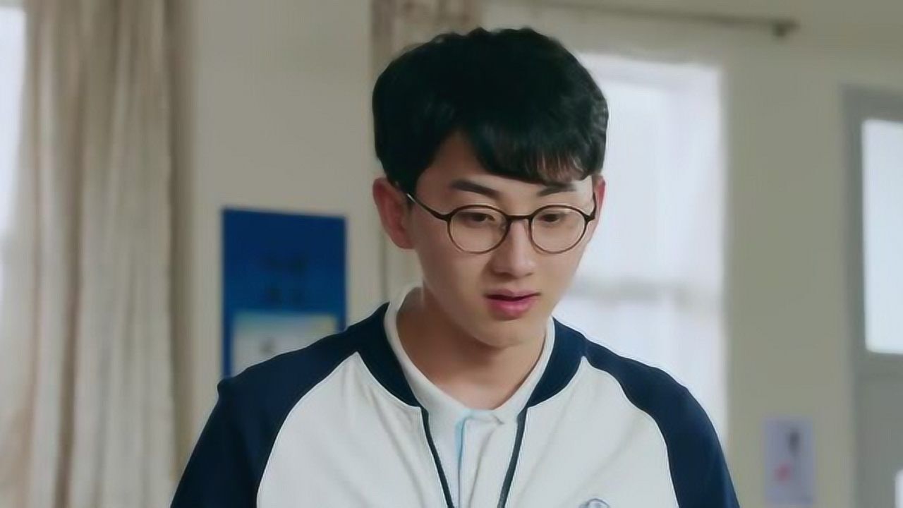 致我们单纯的小美好班里的同学在算姻缘算出来的让陆扬很开心