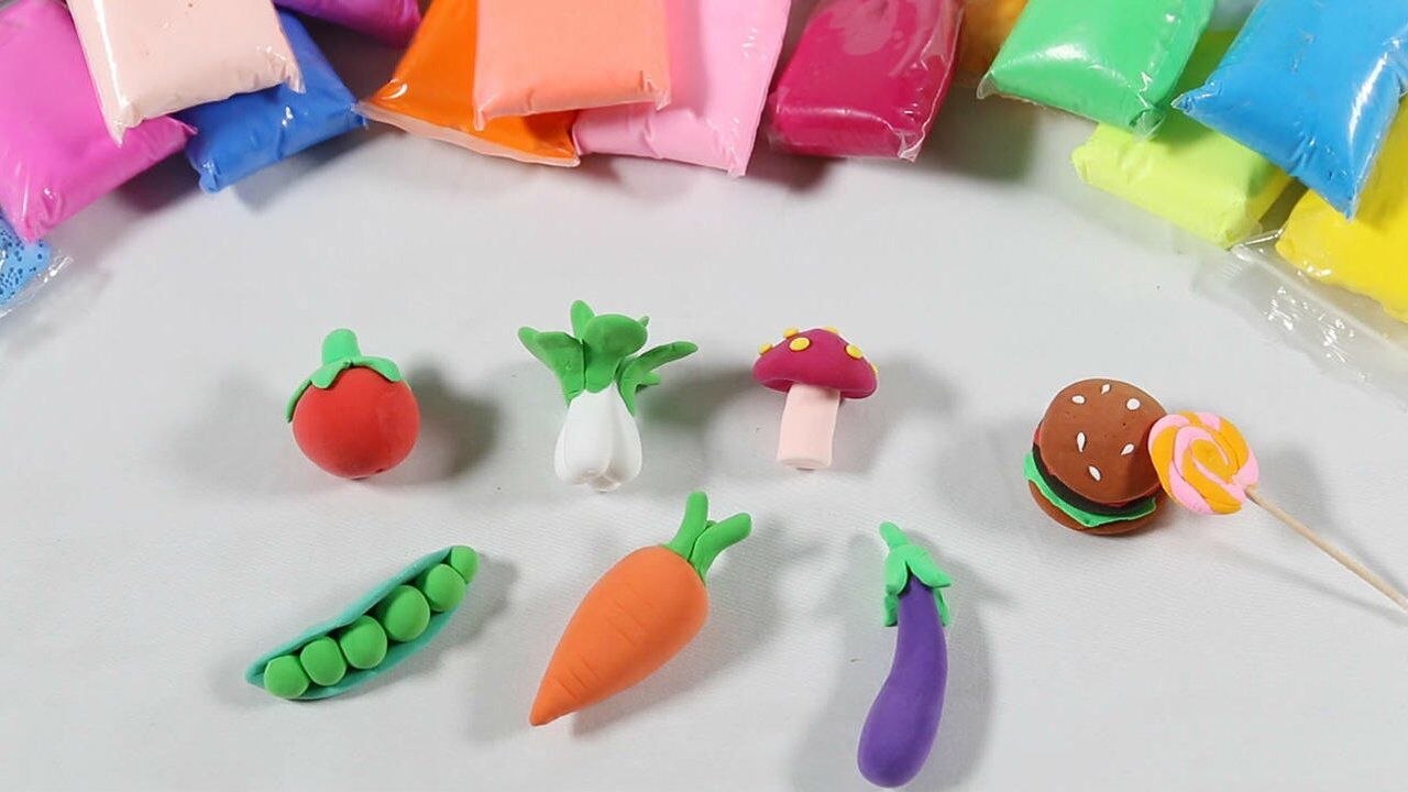 手工简易小制作教你如何捏出小白兔和白菜儿童太空泥