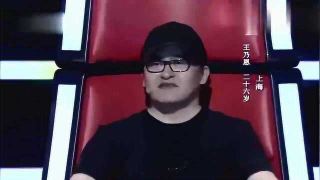 王乃恩演唱的《Listen》,观众陶醉,手都拍红了