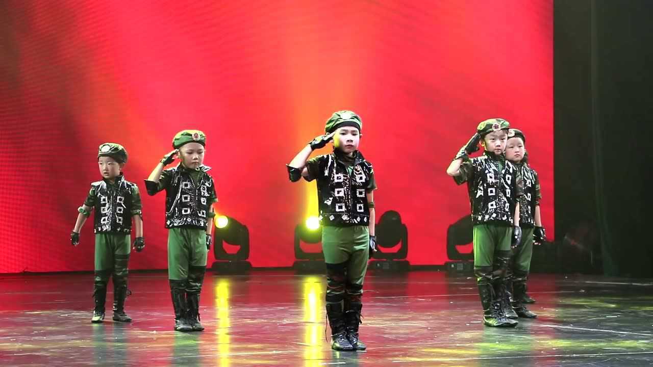 舞蹈《兵娃娃》