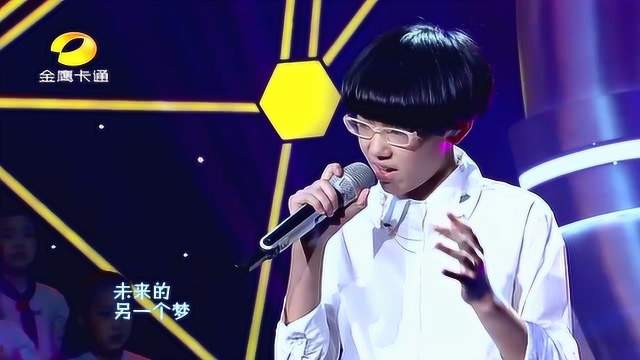 毕景怡演唱歌曲《我们的明天》,嗓音很好听