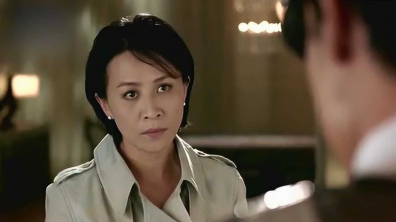 好奇害死猫富家女说保安没尊严保安听后大怒直接泼她一桶油漆