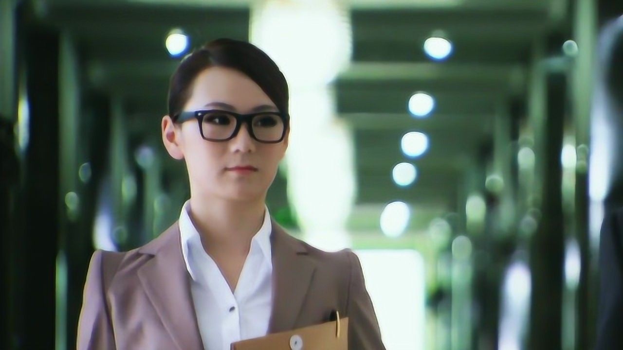 《g12特别行动组》性感女杀手乔装进入酒店,将知情者暗杀!