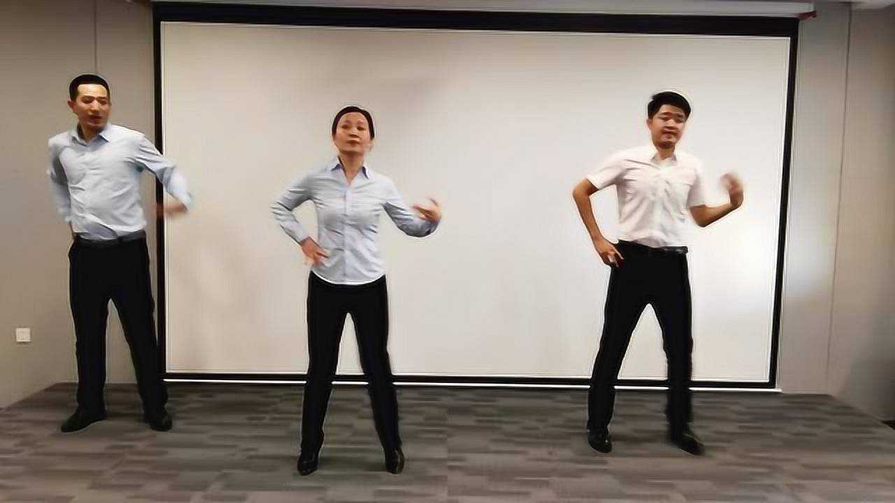 三峰木门阿里阿里舞蹈演示