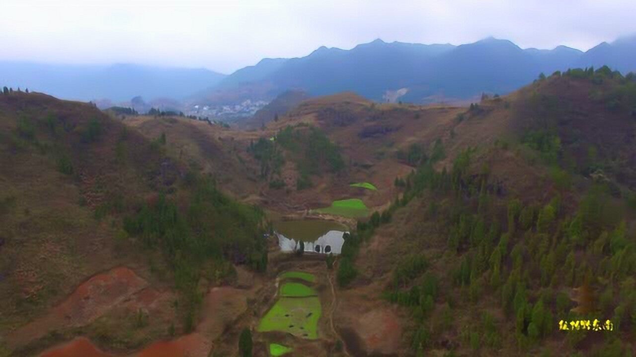 此地蓮花池寶地,四面環山,多年難得一見的風水寶地