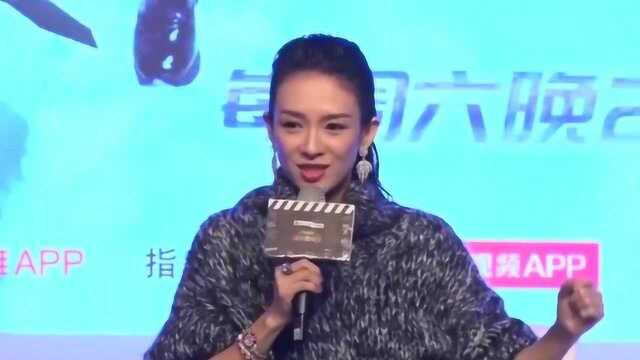 汪峰14岁大女儿小苹果近照曝光 身高超1米7 红唇长发女人味十足!