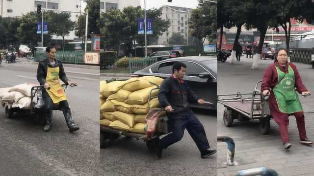 一步两步…是省力的步伐!重庆棒棒大变迁,扁担变身\