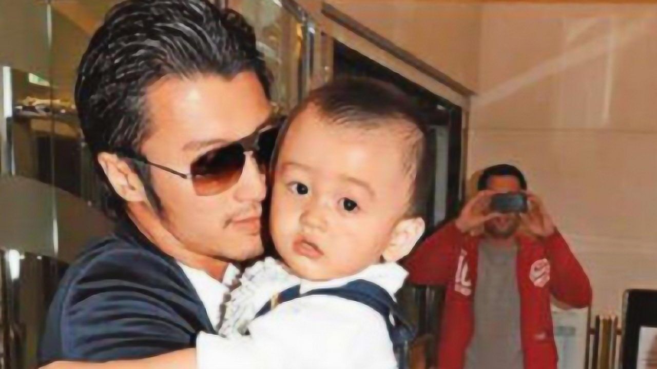 谢霆锋罕见谈儿子近况透露相处日常张柏芝亲自为三胎买母婴用品