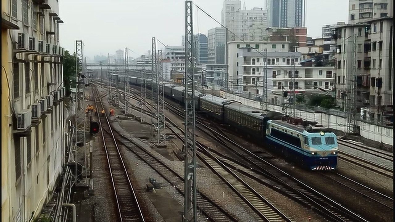 京广铁路韶关东站广州南京k528次韶关东站3站台发出