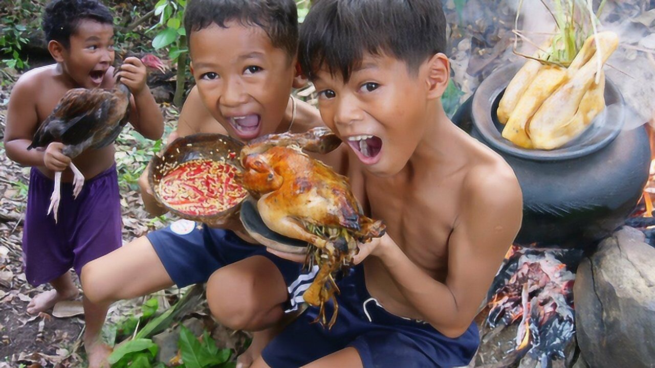 荒野熊孩子:瘦猴又偷了小胖的烧鸡,太可恨了
