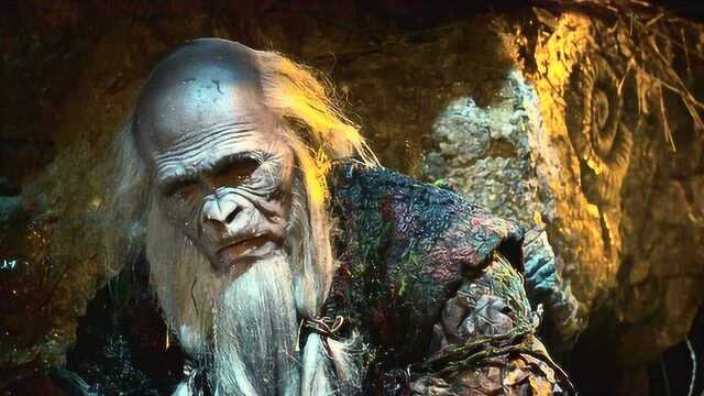 鲛珠传:赫力在整理裤子,黑羽,泥空空看他的眼神儿都变了