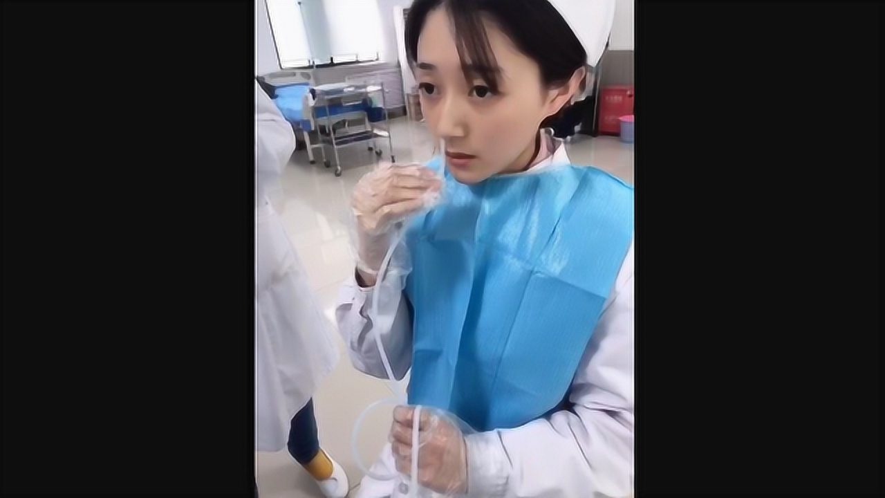 98年美女护士强忍恐惧给自己插胃管体验患者感受对生命负责
