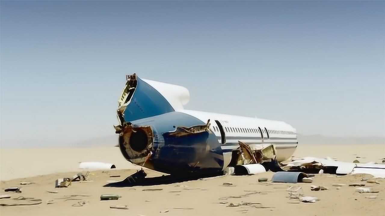 飞机坠落在无人沙漠,没救援只能等死?看工程师用技术救命!