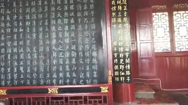 江南三大名楼之一,岳阳楼,登楼看洞庭湖水,烟波浩渺,水天相接