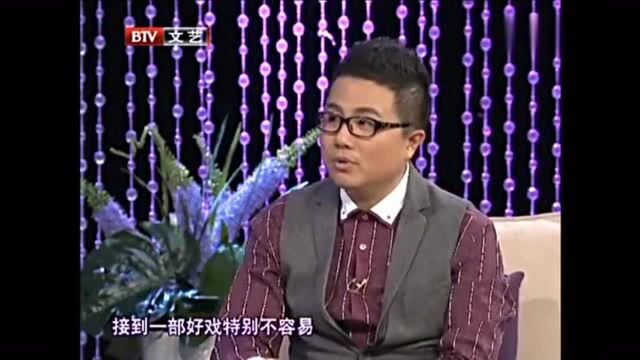 辛柏青直言对妻子很愧疚,结婚多年始终没钻戒,妻子的话逗乐观众