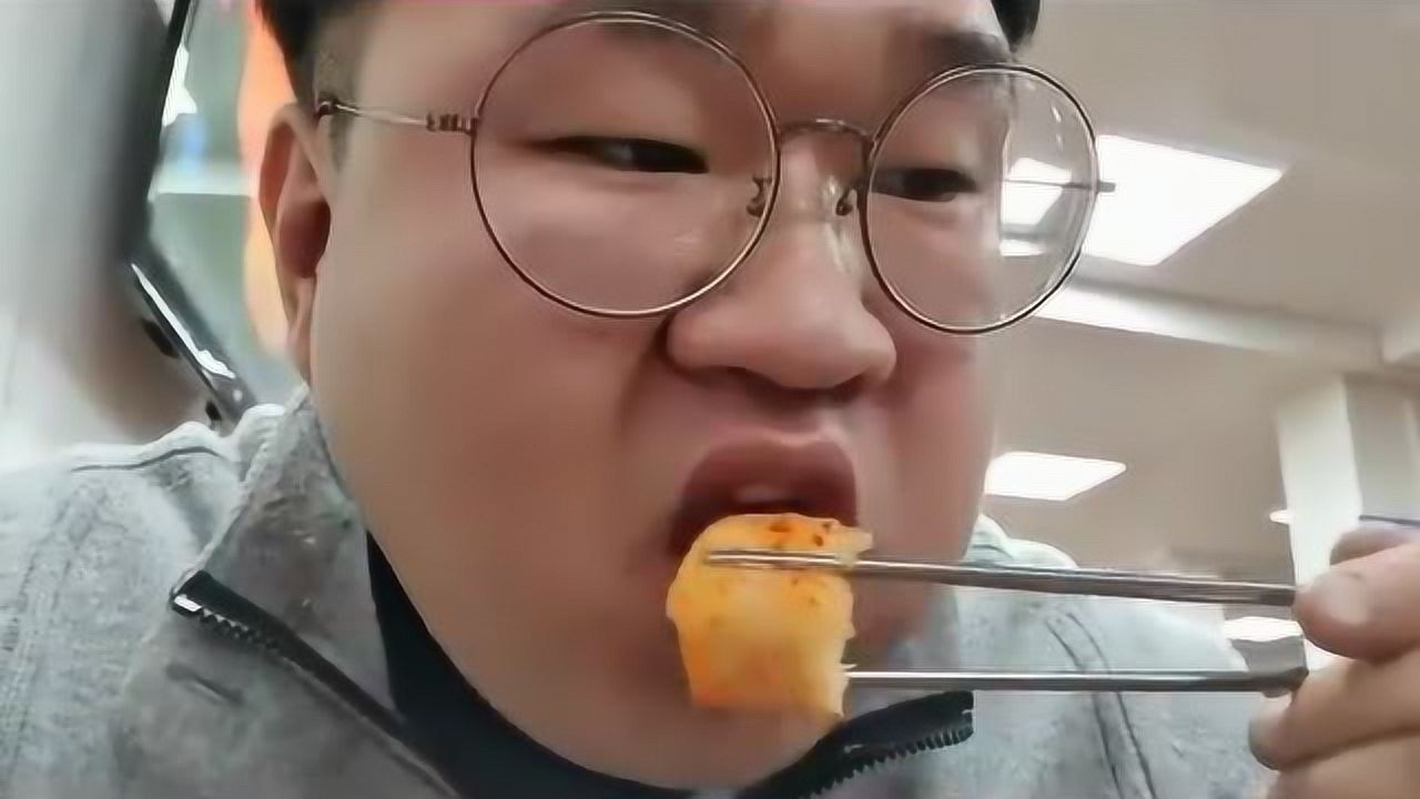 韩国大胃王小胖,吃极品大肥肉片儿,一口气塞嘴里太香了