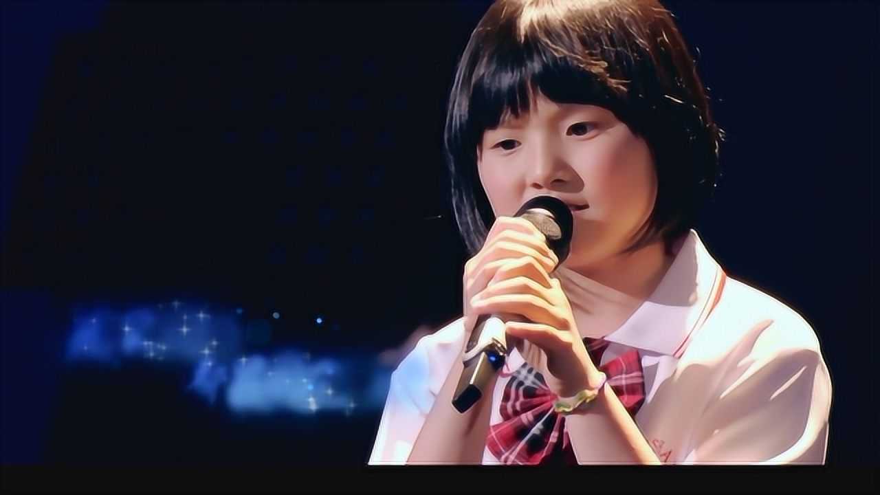 韩甜甜在"江苏卫视-百达盛典"唱《明天你好》歌声感动全场!