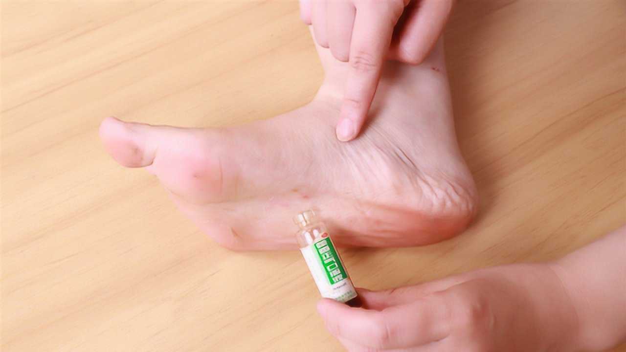 在脚底涂点藿香正气水,用途太棒了,早知早受益